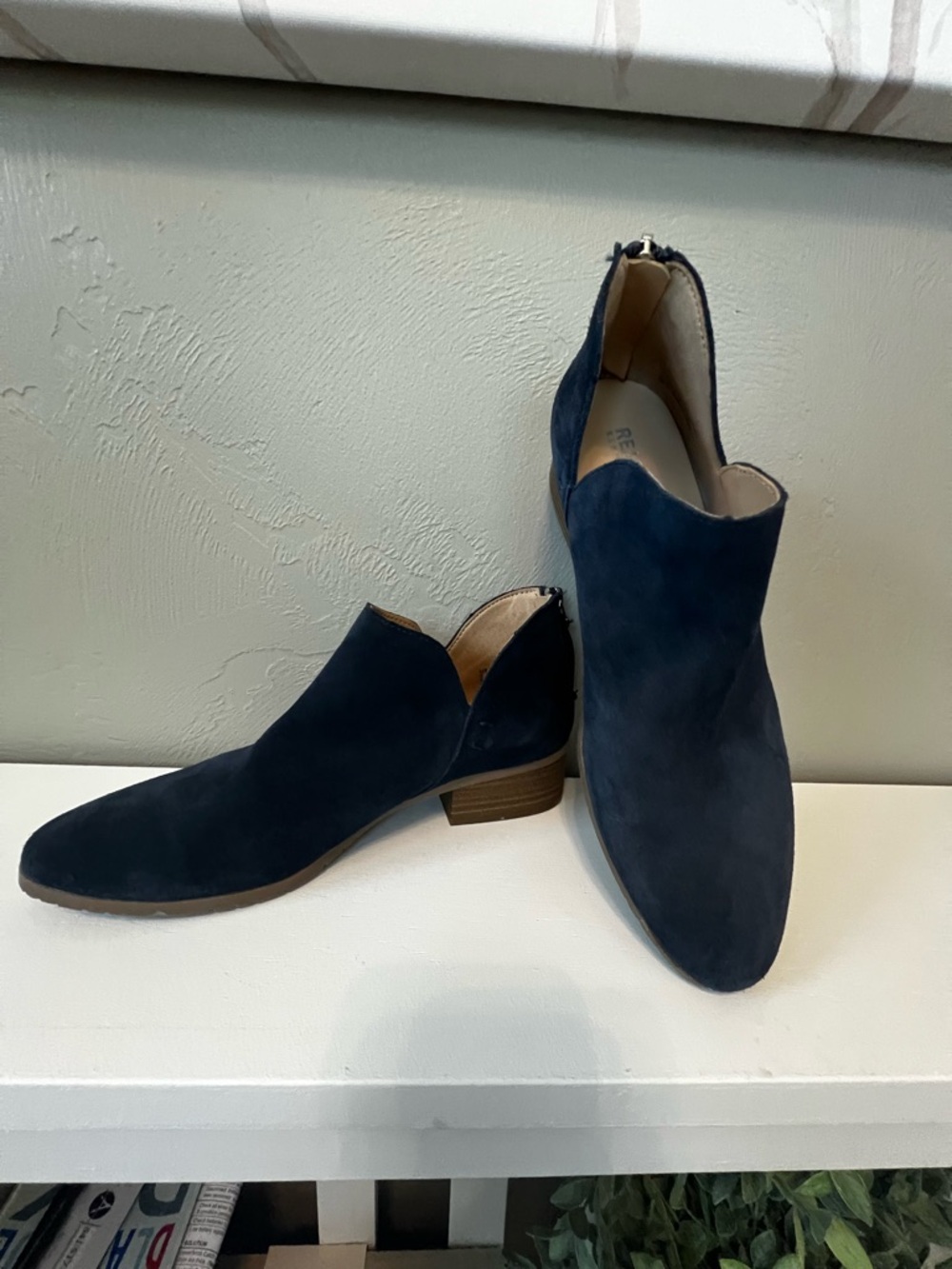 Kenneth Cole Indigo blue